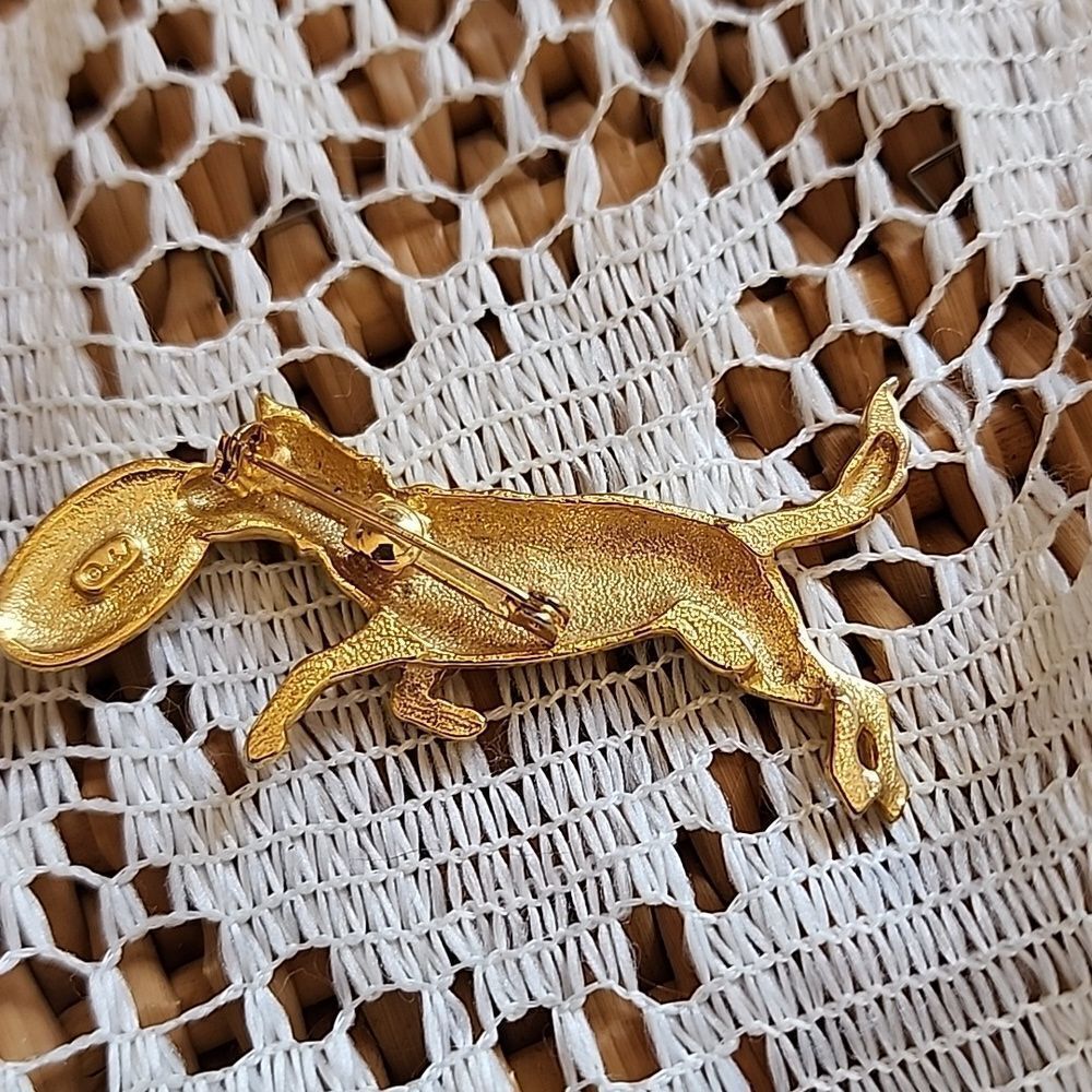 Vintage JJ Jonette Dog With Frisbee Brooch - Picture 2 of 3